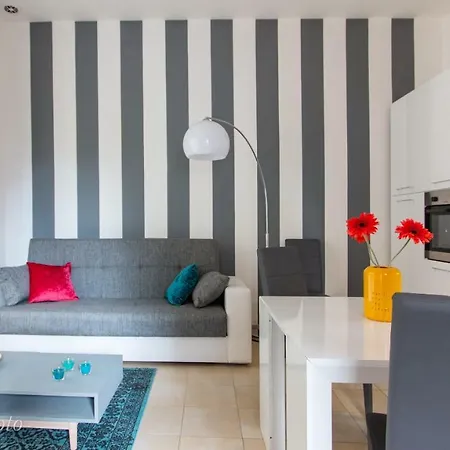 La Di Bonnes Apartment *
